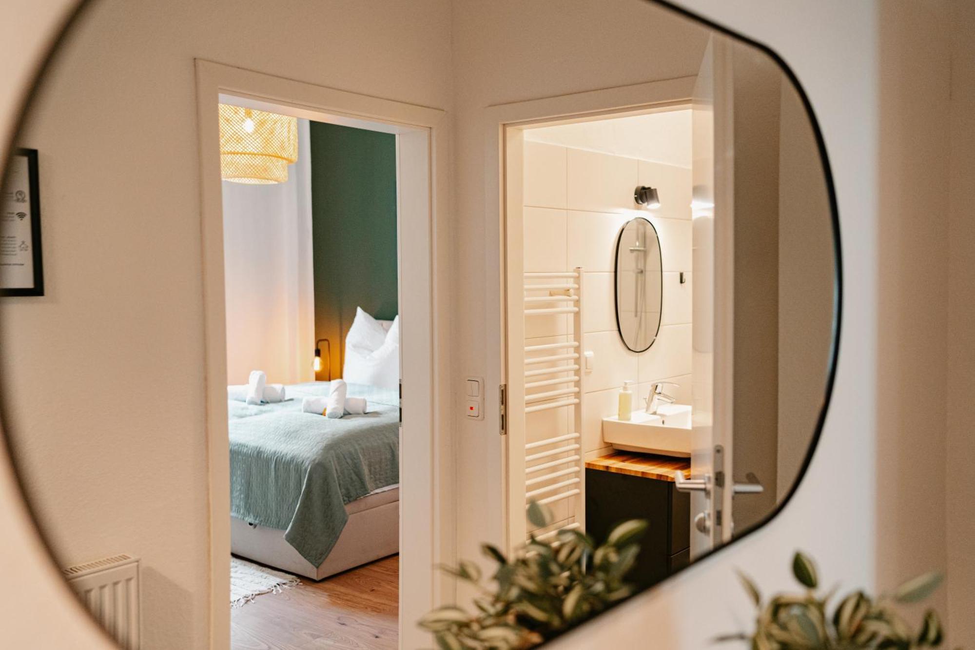 Ferienwohnung Elbzauber Fuer 6 L Parkplatz L Balkon ピルナ エクステリア 写真