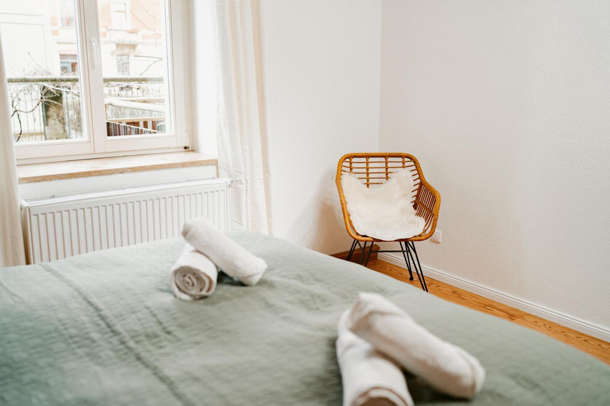 Ferienwohnung Elbzauber Fuer 6 L Parkplatz L Balkon ピルナ エクステリア 写真